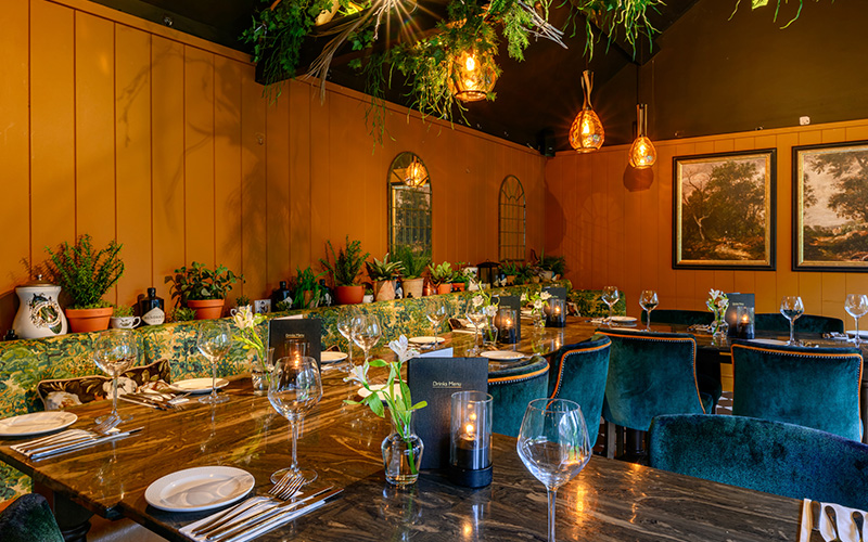 pcp-2024-secondaryspaces-thefoxandhoundsharlestone-privatedining-img-01.jpg